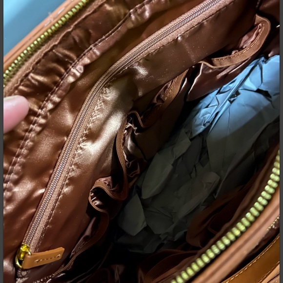 Shoulder tote with cosmetic bag - Picture 8 of 8